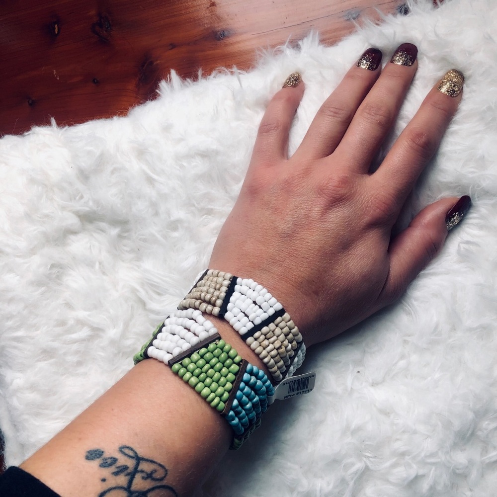 🆕 {2} beaded stretch bracelets